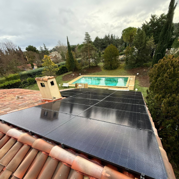 panneaux-solaires-photovoltaique-piscine-alpes-chauffage-confort-a2c-enr-chauffage-photovoltaique-digne-les-bains-gap-roquefort-les-pins-04-05-06
