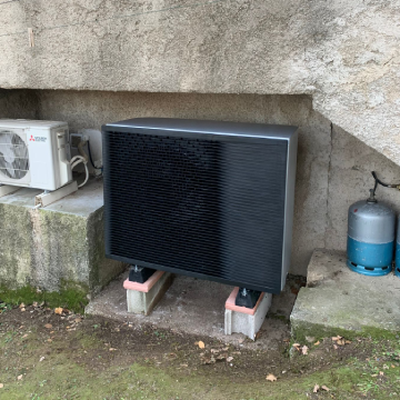 pompe-a-chaleur-air-eau-daikin-altherma-alpes-chauffage-confort-a2c-enr-chauffage-photovoltaique-digne-les-bains-gap-roquefort-les-pins-04-05-06-10